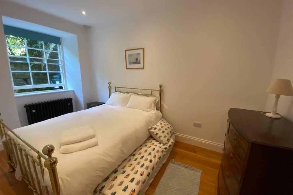 The Courtyard Apartment, Strangford Bagian luar foto