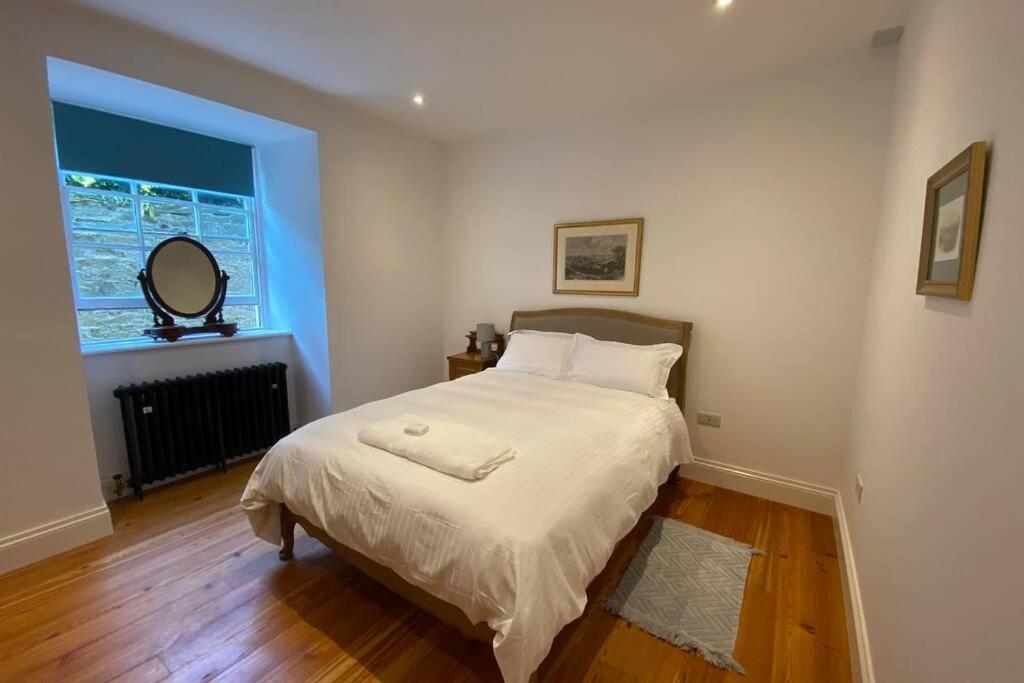 The Courtyard Apartment, Strangford Bagian luar foto