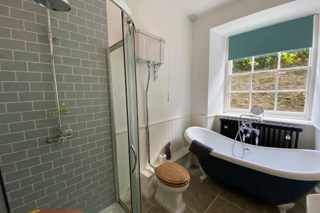 The Courtyard Apartment, Strangford Bagian luar foto