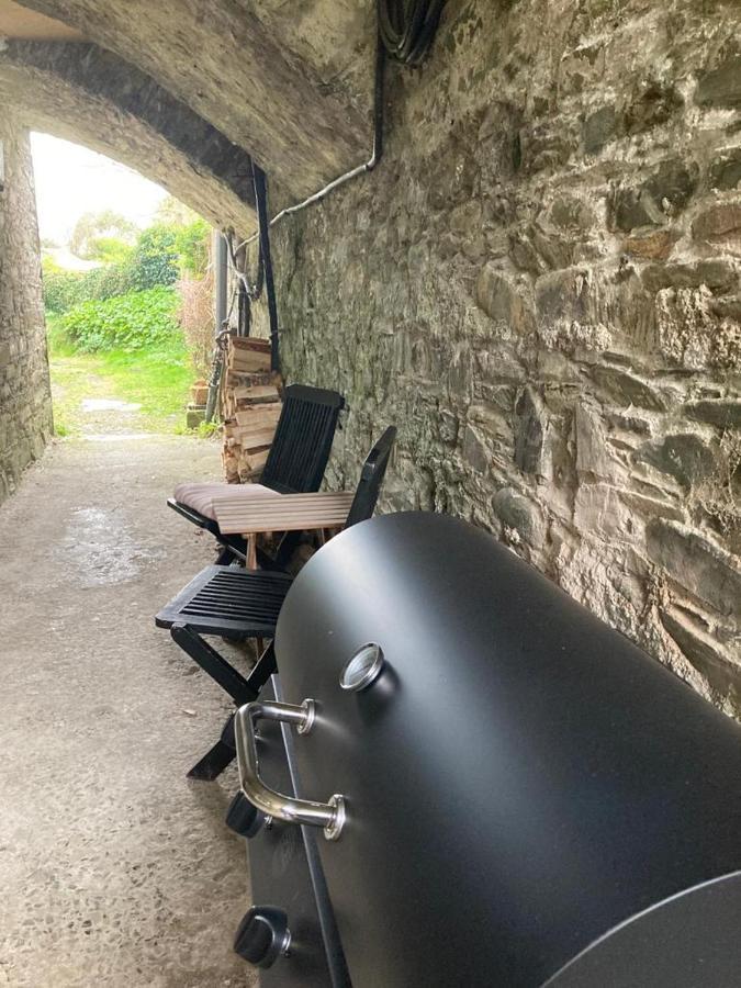 The Courtyard Apartment, Strangford Bagian luar foto